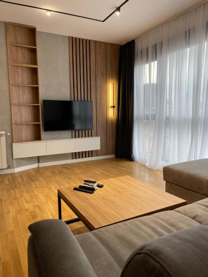 Leo Lux 2 Apartment Nis Bagian luar foto