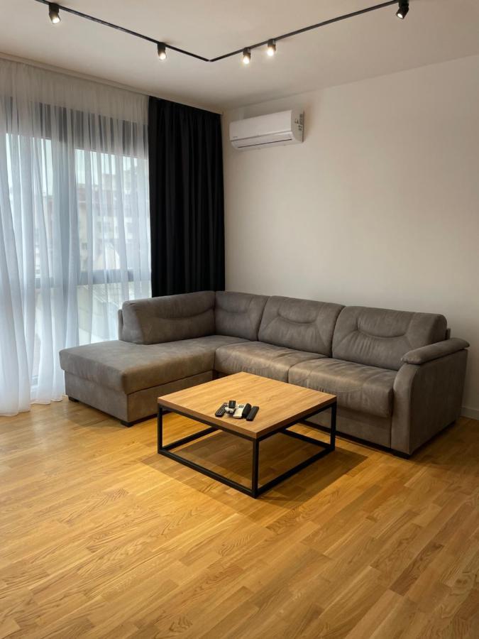Leo Lux 2 Apartment Nis Bagian luar foto