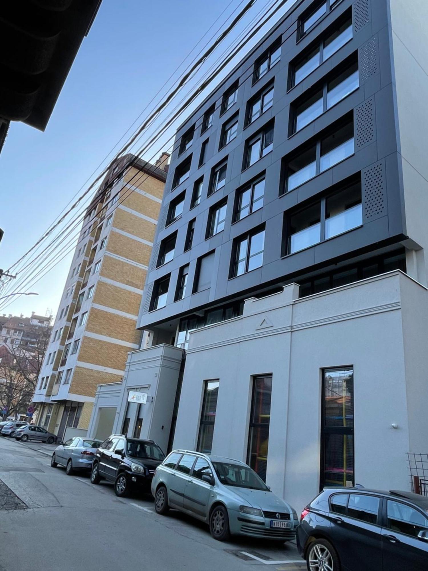 Leo Lux 2 Apartment Nis Bagian luar foto
