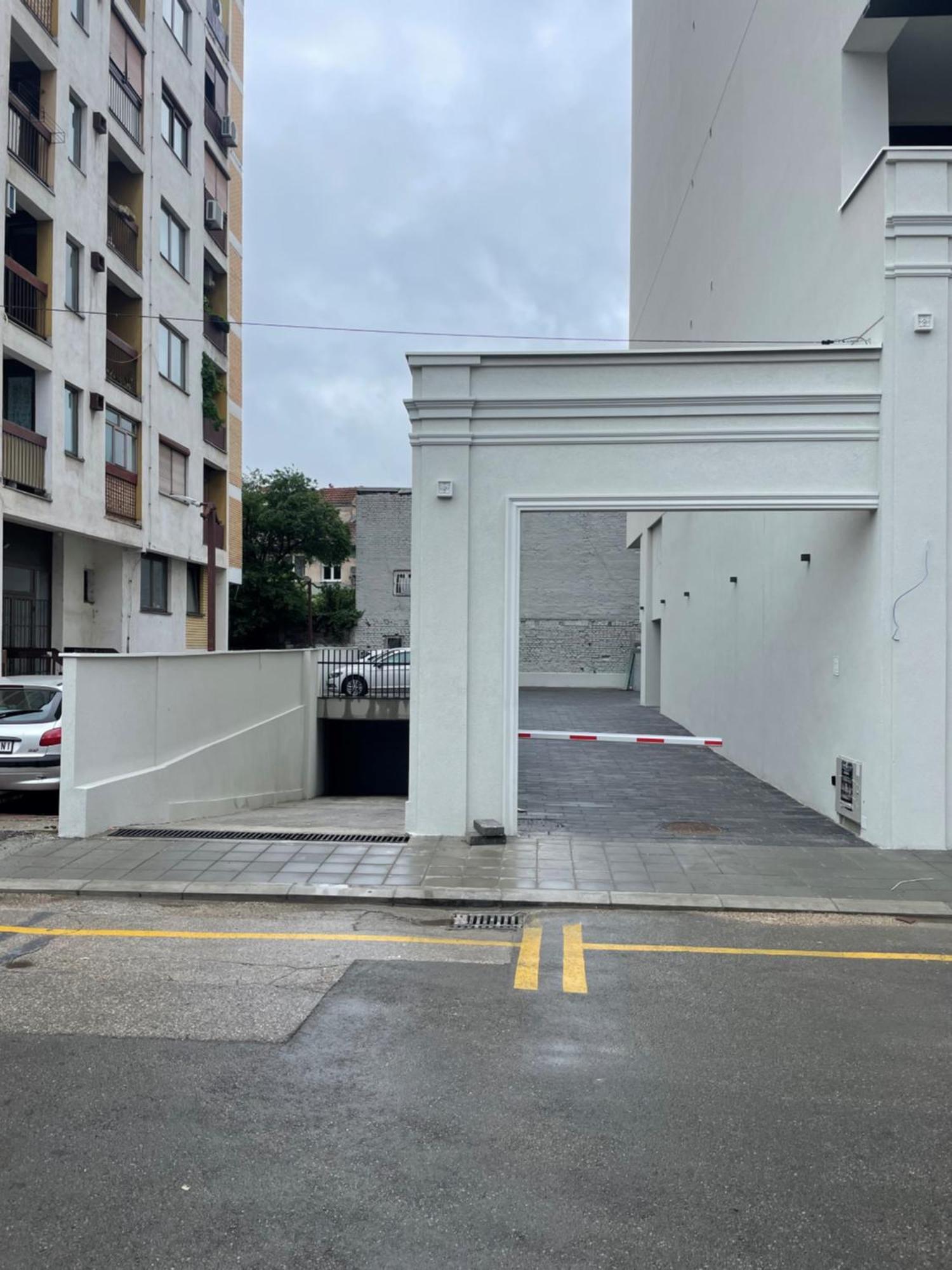 Leo Lux 2 Apartment Nis Bagian luar foto